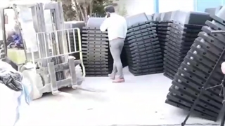 بارگیری قالب های وافل شرکت فنی مهندسی آرکا به مقصد عراق