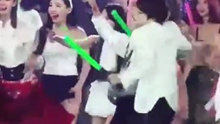 داداشمون چه رقصی میره .