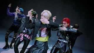 اجرای آهنگ maniac استری کیدز در STUDIO CHOOM♡♡ (درخواستی)