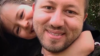 تو یکی یدونه منی به انگلیسی چی میشه؟؟