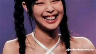 جنی قرار بود پارت رپ لیسا تویThe girlsرو بخونه ادامش توی کپشن: