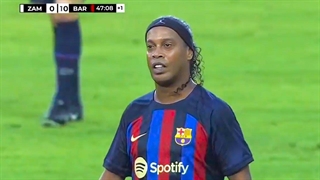 عملکرد رونالدینیو و ریوالدو در بازی اسطوره های بارسلونا