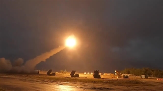 شلیک با موشک های دوربرد ATACMS توسط ارتش ایالات متحده