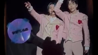 اونا همیشه یه قدم با هم فاصله دارن ^^