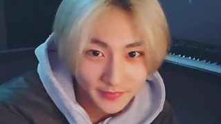 لایو امروز جونگوون با زیرنویس فارسی(2025.02.19) که واقعا اشکمو در اورد لیدرمون بهترینه(نینی بالاخره اسم آهنگ  لایوشو خودش گفت)