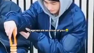 این بشر خیلی کیوتههههه :)))))♡